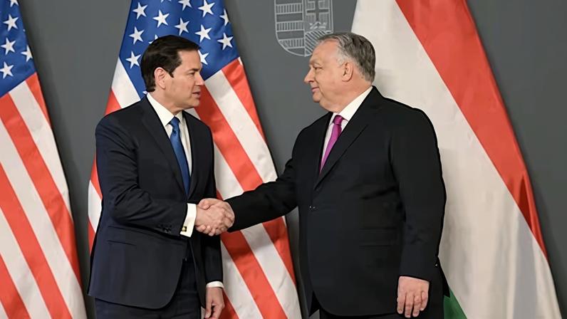 Marco Rubio y Viktor Orbán, este lunes en Budapest.