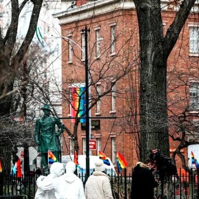 Administração Trump remove bandeira Pride do monumento Stonewall em Nova York