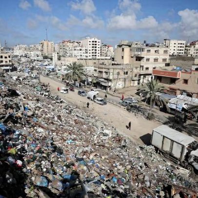 ONU inicia limpeza de grande aterro em Gaza, com riscos à saúde