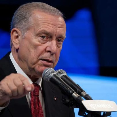 Turquia satisfeita com passos de alinhamento entre Síria e forças curdas, diz Erdogan