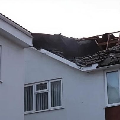 Cinco permanecem desalojados após tempestade arrancar telhado