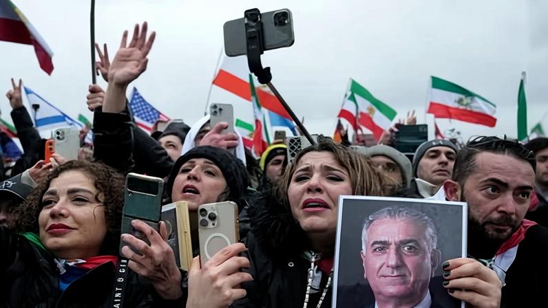 Supporters of Iran's exiled crown prince Reza Pahlavi attending a demonstration in Munich on Saturday.