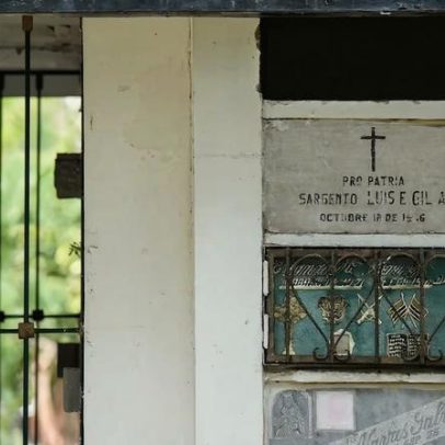 Restos com DNA apagado e gestões diplomáticas cercam corpo de Camilo Torres
