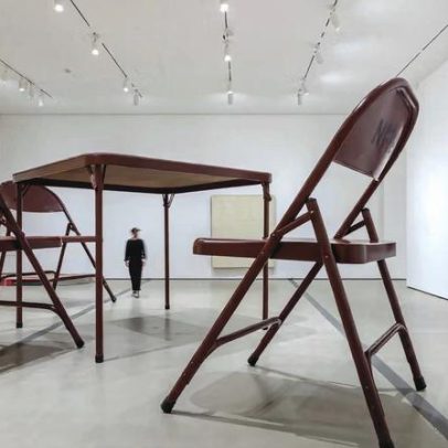 Por que Robert Therrien é relevante na arte contemporânea