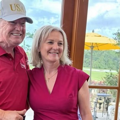 Liz Truss posta foto de encontro com Trump