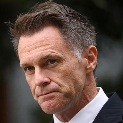Premier de NSW não se desculpa após prisão de homens rezando em protesto contra Isaac Herzog