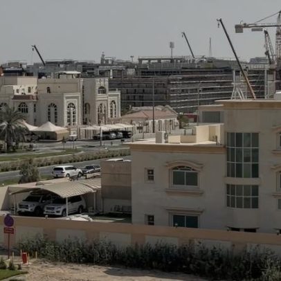 Irã lança mísseis contra estados árabes do Golfo; um morto em Abu Dhabi