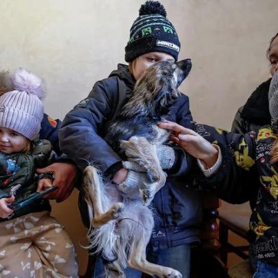 Família de Kyiv, com pets e porcos, desafia Rússia e o frio