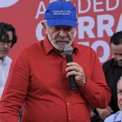 Lula, após 17 anos no governo, adota discurso antissistema