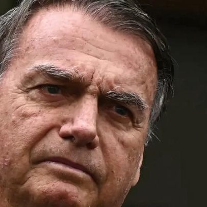 Defesa de Bolsonaro apresenta laudo médico assistente e pede prisão domiciliar