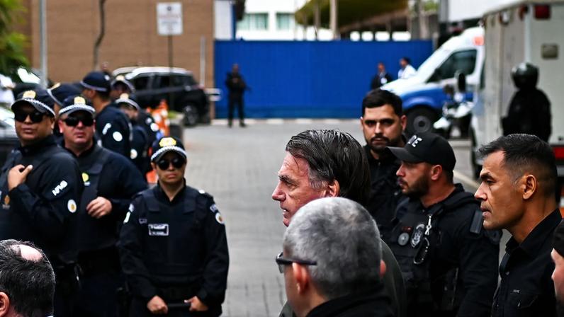 Bolsonaro será julgado pelo STM e pode perder a patente. (Foto: André Borges/EFE)