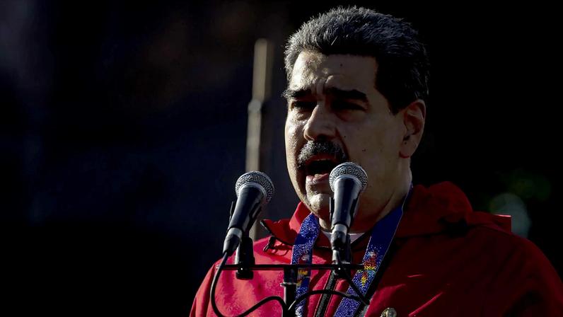 O ex-ditador Nicolás Maduro prendeu centenas de pessoas que criticaram seu regime durante as eleições presidenciais do ano passado (Foto: Miguel Gutierrez/EFE )