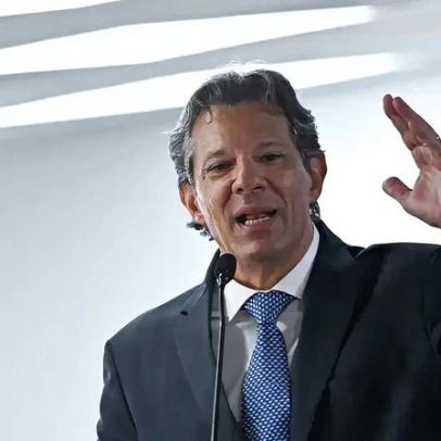 Haddad afirma que democracia brasileira é problemática e frágil