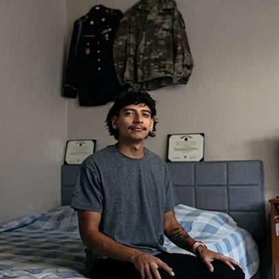 Veterano do Exército processa governo após detenção de três dias pelo ICE