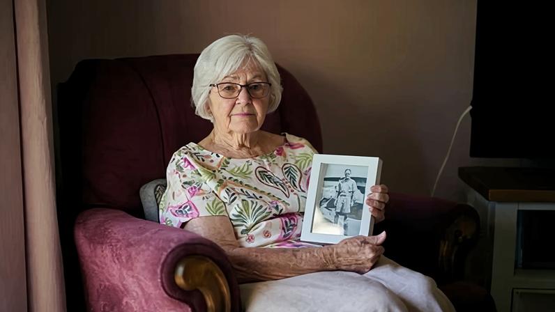 Wilma Spence’s father served in the second world war and was buried at the Gaza War Cemetery. His grave has almost certainly been bulldozed by the IDF.