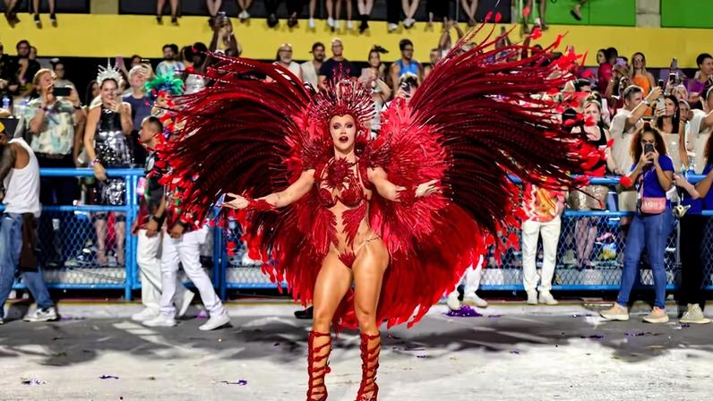 Virginia Fonseca no desfile da Grande Rio — Foto: Brazil News