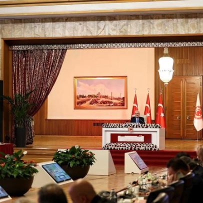Fonte do PKK: aprovação turca de roadmap de paz é passo importante
