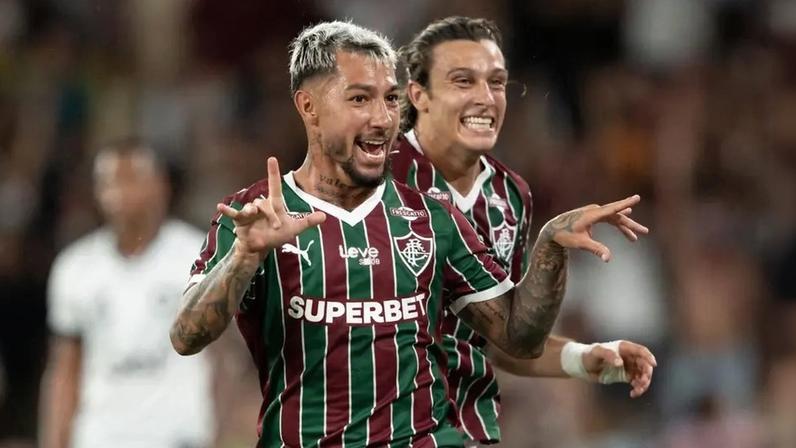Acosta faz gol de placa em Fluminense x Botafogo (Foto: Jorge Rodrigues/AGIF/ Gazetapress)