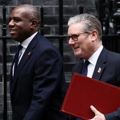 Lammy e Reed apoiam Starmer, fortalecendo liderança do Labour