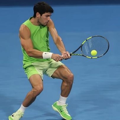 Alcaraz vence Fils na final de Doha com 6-2 6-1