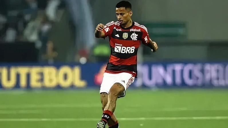 Allan, volante do Flamengo