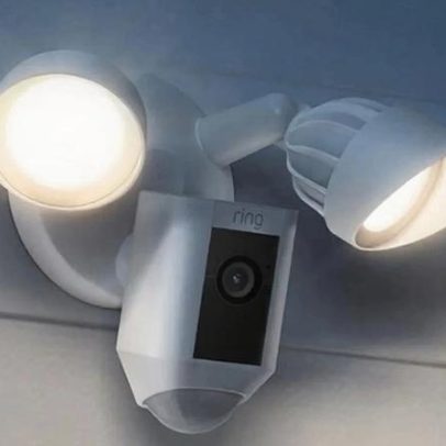 Câmera Ring Floodlight nova atinge menor preço do ano com vídeo 1080p