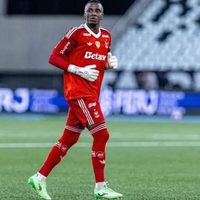 Goleiro Andrew, do Flamengo, comenta vaias da torcida do Botafogo