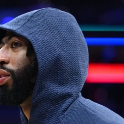 Dois times demonstram interesse em troca por Anthony Davis