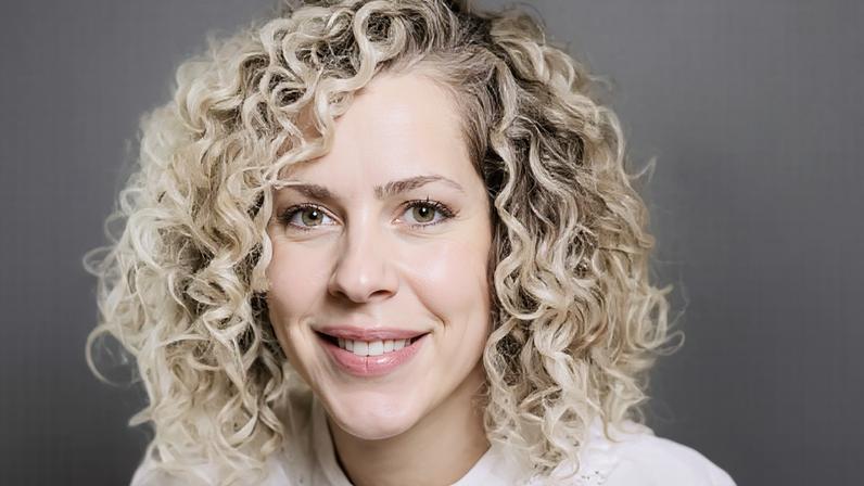 Nova VP do Sem Parar, Arilda Vasconcelos é formada em publicidade e propaganda e soma mais de 30 anos de carreira