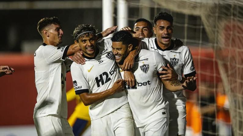 Jogadores do Atlético comemoram gol contra o Itabirito (Foto: Pedro Souza / Atlético)