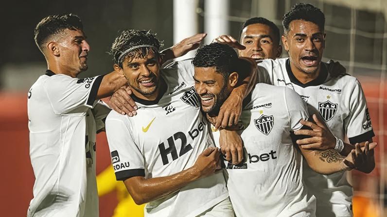 Atlético-MG comemora contra o Itabirito