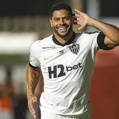 Hulk faz hat-trick com golaço de quase meio-campo