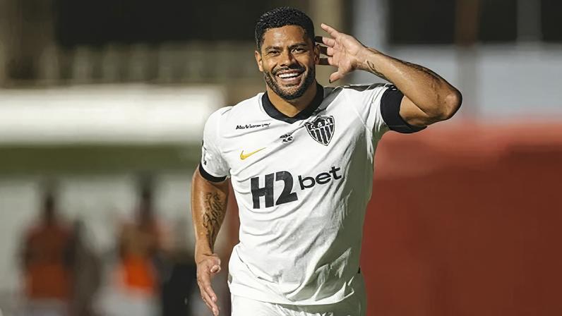 Hulk comemora gol pelo Santos