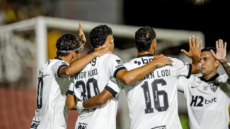 Jogadores o galo comemoram gol (Foto: Pedro Souza / Atlético)