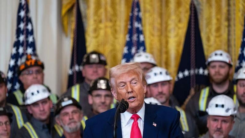 Reembolsos poderiam somar até US$ 170 bilhões, mais da metade da receita arrecadada com as tarifas de Trump (Foto: Al Drago/Bloomberg)