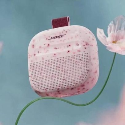 Bose SoundLink Micro 2ª geração reduz preço no Dia dos Namorados; estoque rápido