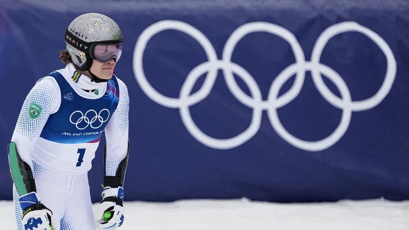 Lucas Pinheiro Braathen conquista ouro, a 1ª medalha olímpica de inverno da história para o Brasil. Foto: Dimitar Dilkoff/AFP