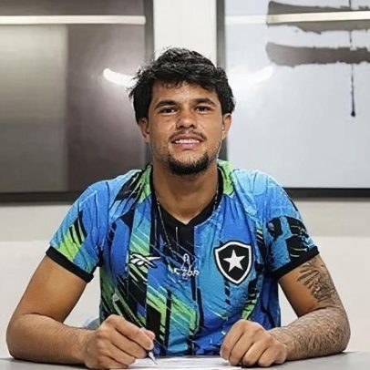 Bruno Samudio assina primeiro contrato profissional com o Botafogo