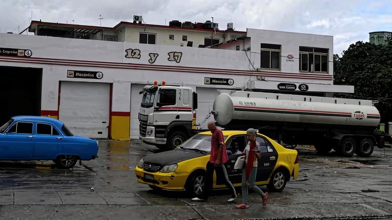 Clock ticks in Cuba as Trump vows to shut off Venezuelan oil