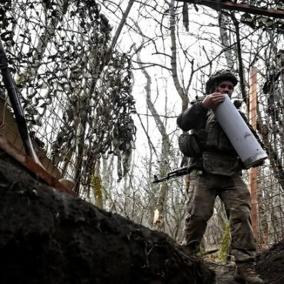 Forças russas pressionam Pokrovsk enquanto ocorrem batalhas finais