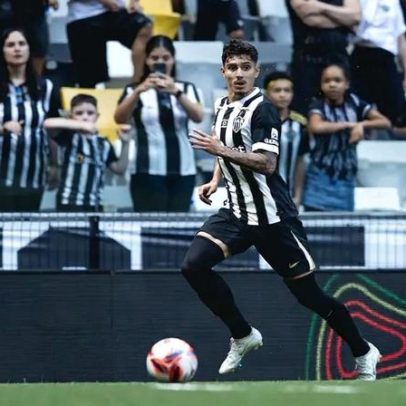 Atlético-MG encaminha saída de atacante por empréstimo