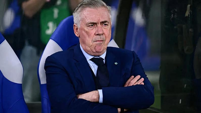 Carlo Ancelotti na derrota da Seleção Brasileira (Foto: Yuichi YAMAZAKI/ AFP)