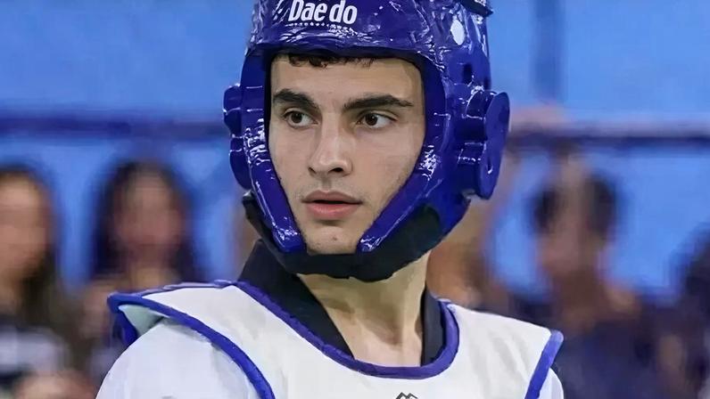 Cauã Batista representando o Brasil (Foto: Reprodução/Instagram)