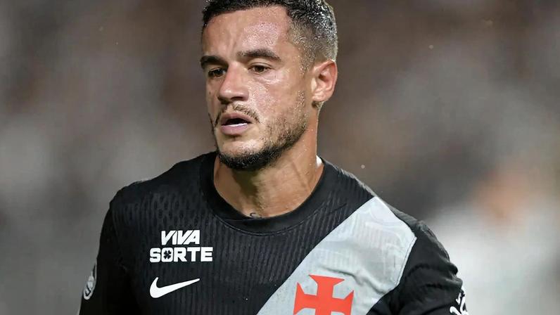 Coutinho em ação em jogo do Vasco no Brasilierão (Foto: Thiago Ribeiro / Agif / Gazeta Press)