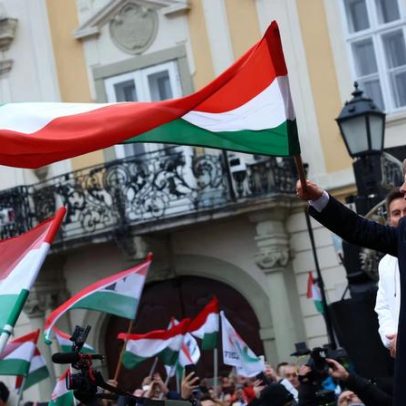Partido Tisza lidera pesquisa na Hungria; extrema-direita avança ao parlamento