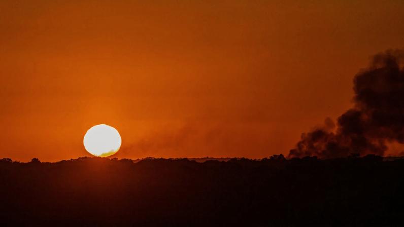 Frente fria traz temporais ao Sul e mantém calor no Sudeste neste fim de semana