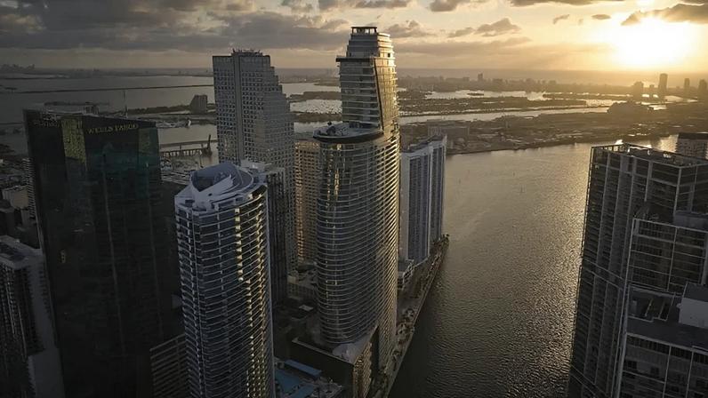 Aston Martin Residences Miami, de 66 andares, foi o primeiro projeto da marca britânica de ultraluxo e alto desempenho