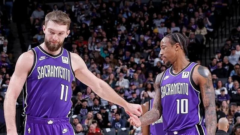 NBA Kings Blazers troca