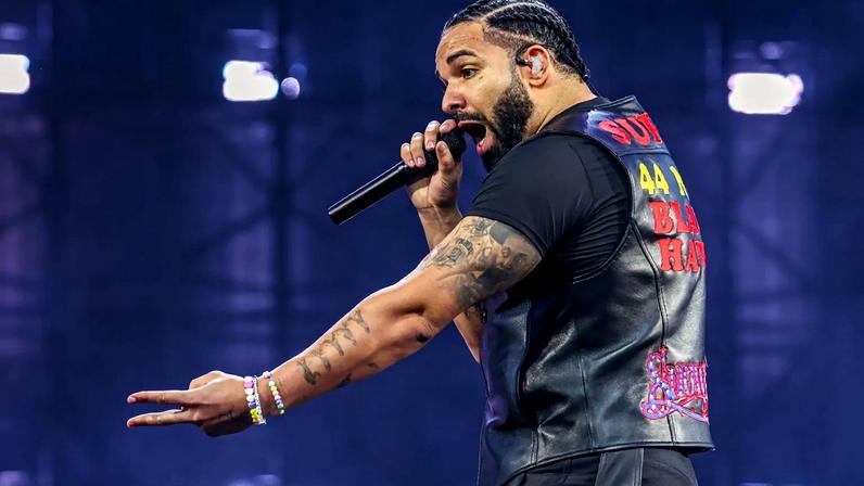Drake performs during Wireless Festival 2025.