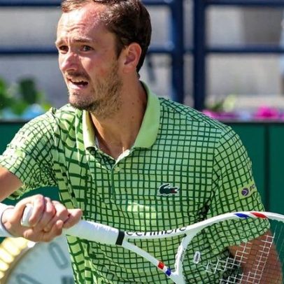 Medvedev vence Aliassime e disputa 42ª final, busca bi inédito